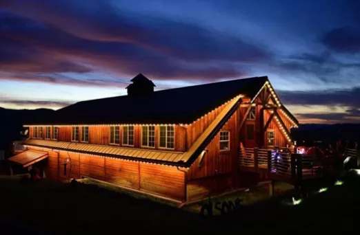 Commercial barn