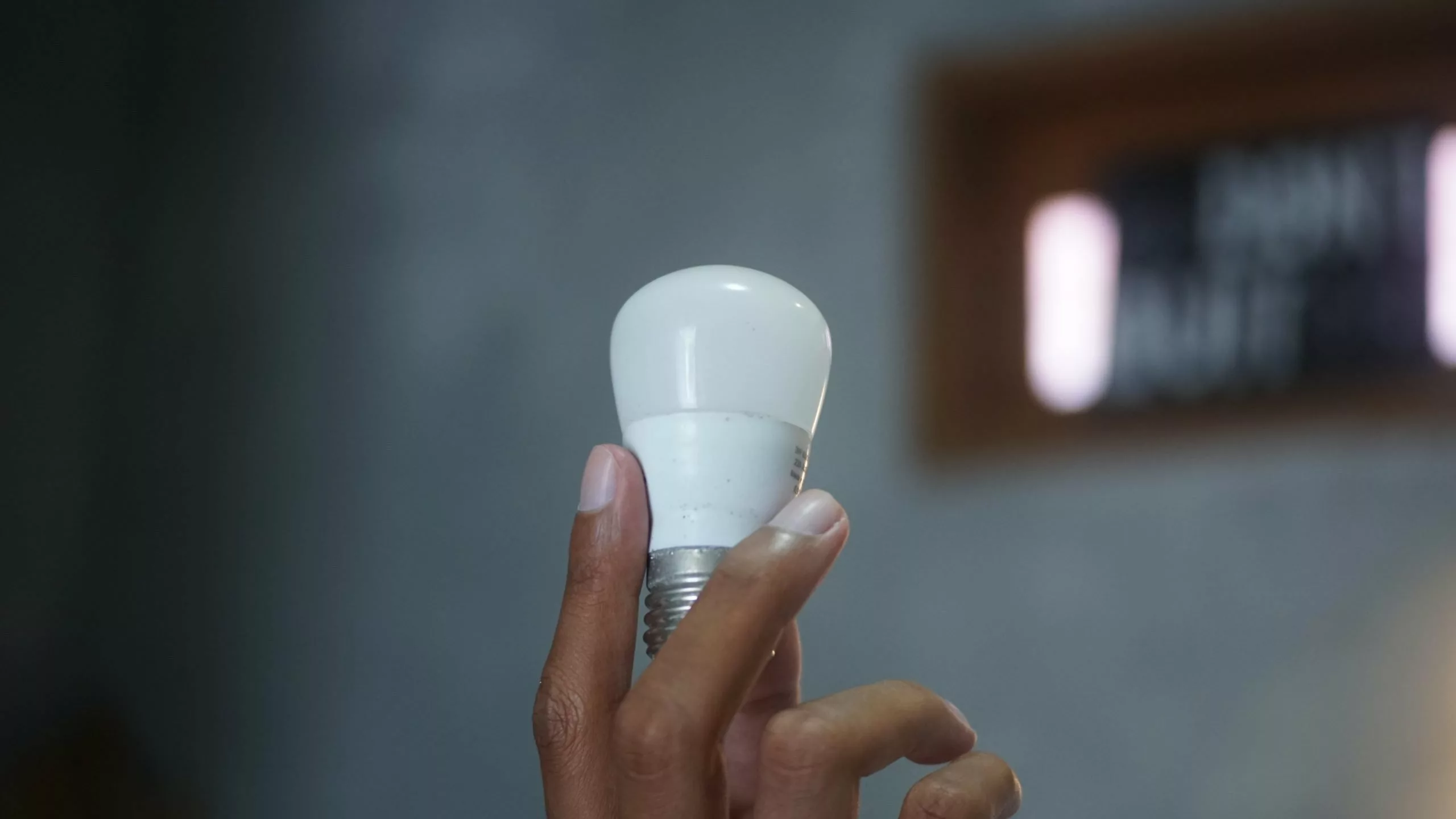 Smartbulb1 scaled